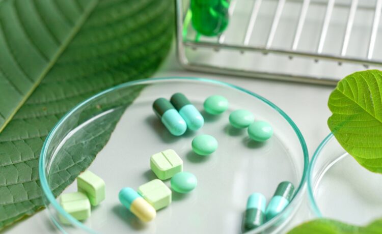 Exploring the Efficacy of Kratom Pills for Holistic Healing